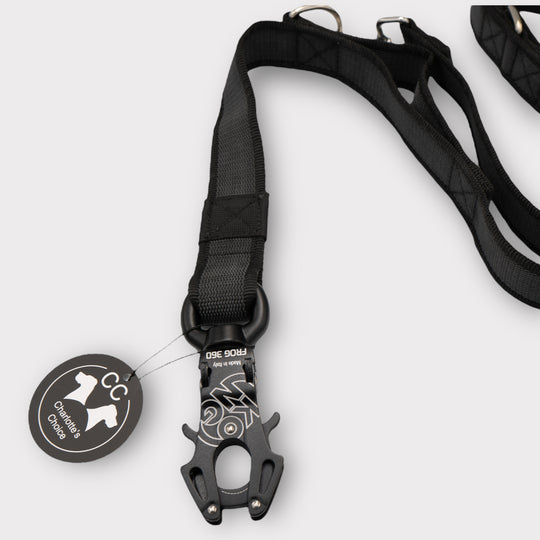 3.8 cm Breite gummierte Leine 2.2 m lang, mit Frog 360 oder Edelstahlkarabiner, verstellbar.