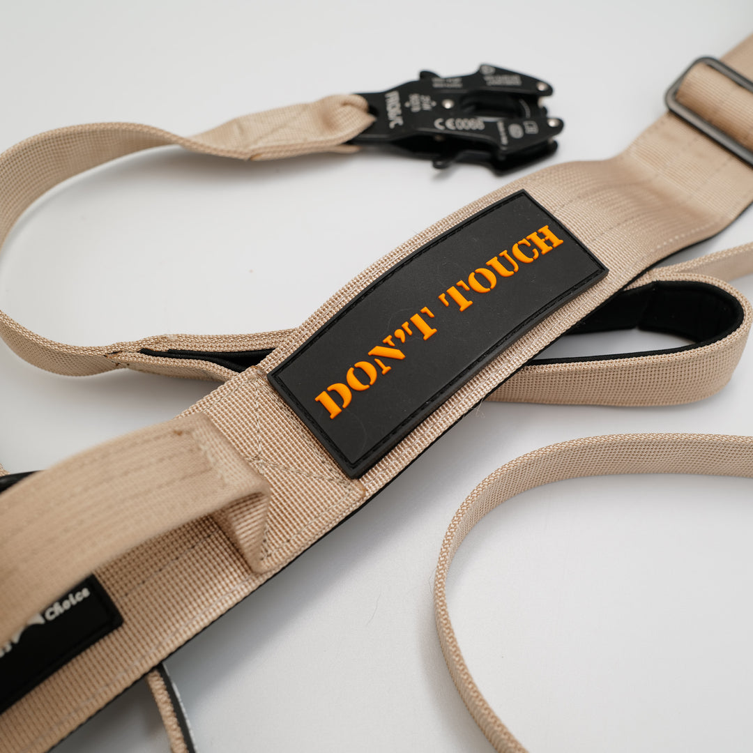 Halsband mit Dont touch patch wenn man nicht möchte dass Hund angefasst wird